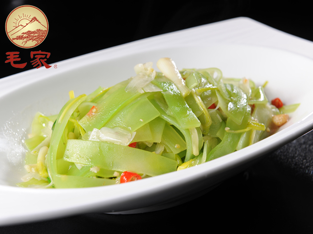 藠頭炒萵筍片